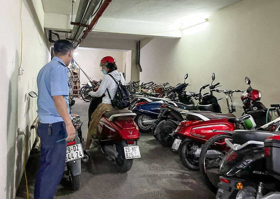 Nhiều chung cư ở Hà Nội "cấm cửa" xe điện, gánh nặng trả góp đè lên người dân Nhiều chung cư ở Hà Nội "cấm cửa" xe điện, gánh nặng trả góp đè lên người dân