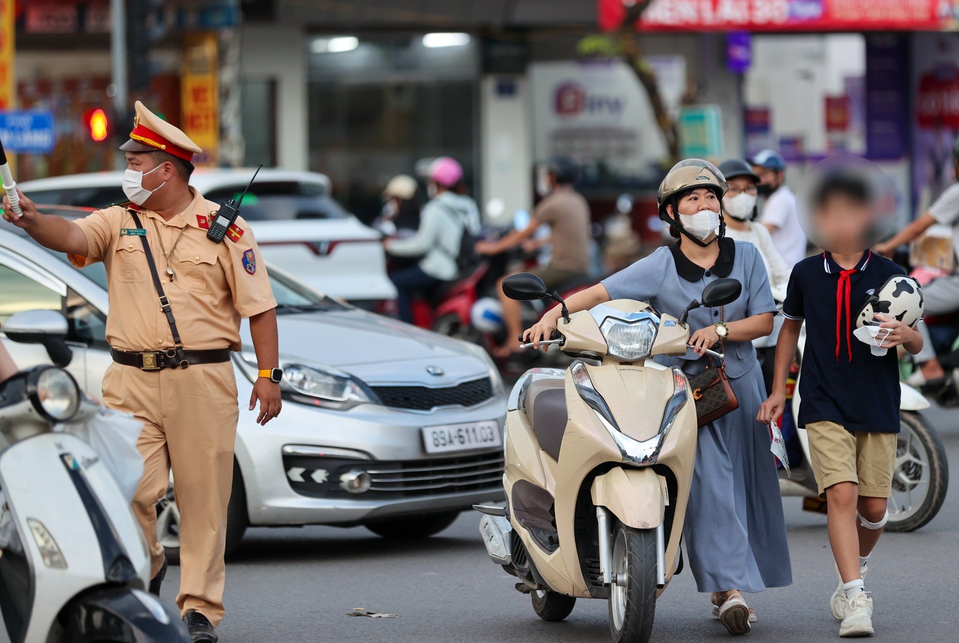 Cảnh sát giao thông thẳng thắn cảnh báo về độ tuổi lái xe 50cc và xe điện