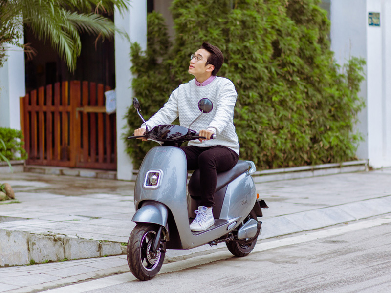 Sạc xe máy điện, xe đạp điện ngoài trụ sạc công cộng có được không?