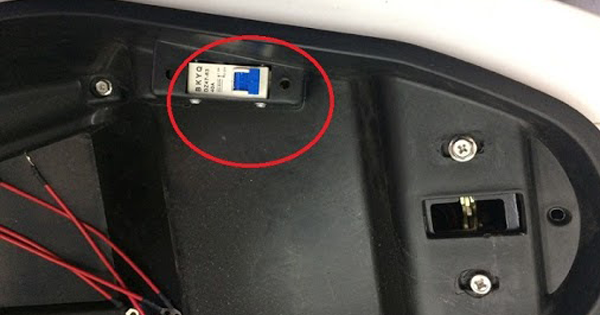 Xe điện bị nhảy Aptomat Xe điện bị nhảy Aptomat