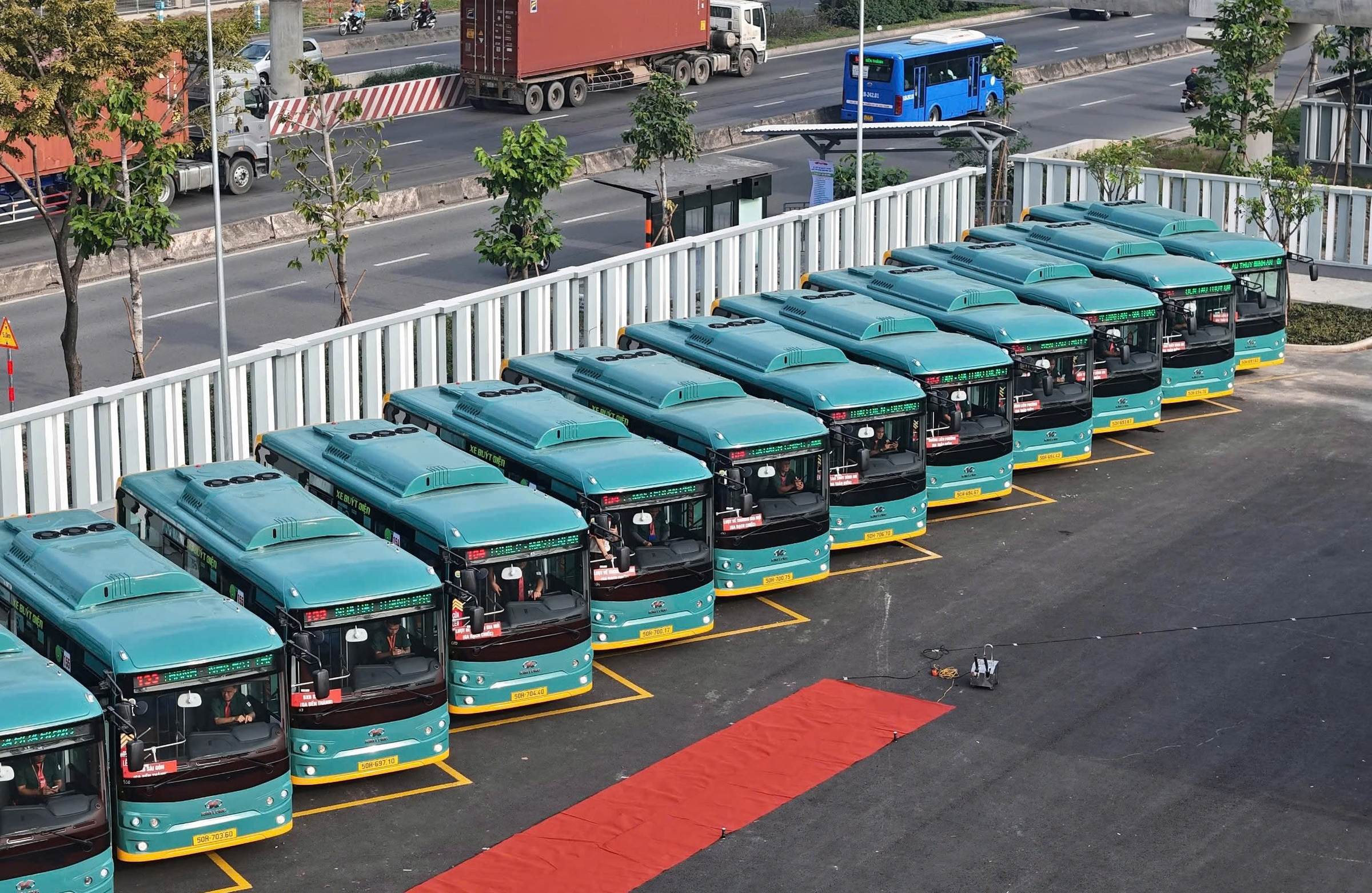 TP.HCM Quyết Liệt Chuyển Đổi Xanh: "Khai Tử" Xe Xăng Hai Bánh Giao Hàng Vào Năm 2029 TP.HCM Quyết Liệt Chuyển Đổi Xanh: "Khai Tử" Xe Xăng Hai Bánh Giao Hàng Vào Năm 2029