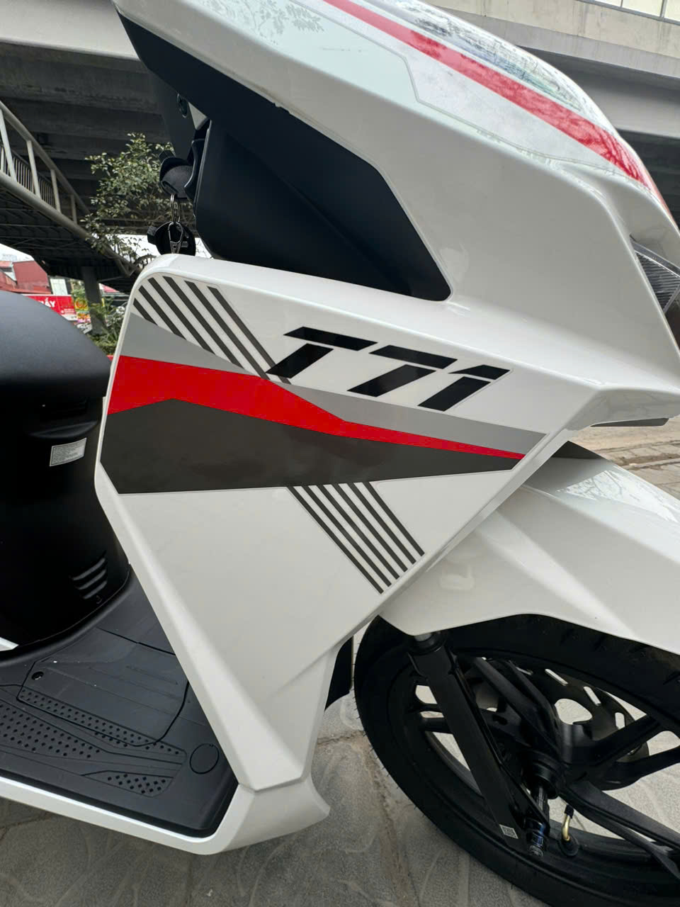 Xe điện 26 triệu đ&aacute;nh thẳng ph&acirc;n kh&uacute;c xe 