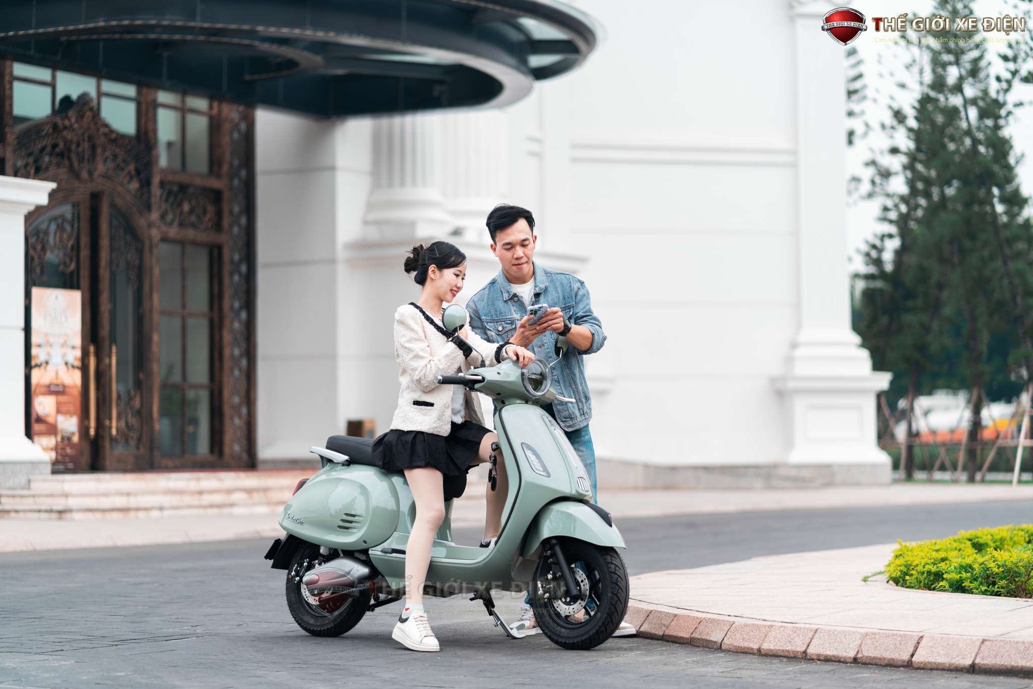 Xe Máy Điện Dibao Tesla Chic 2024: Đẹp mê hồn, chất ngất ngây! Xe Máy Điện Dibao Tesla Chic 2024: Đẹp mê hồn, chất ngất ngây!