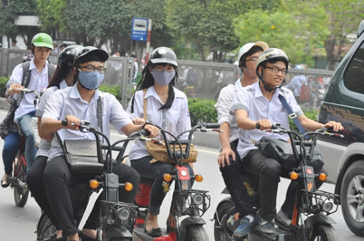 Đội mũ bảo hiểm khi tham gia giao thông Doi-mu-bao-hiem-khi-tham-gia-giao-thong