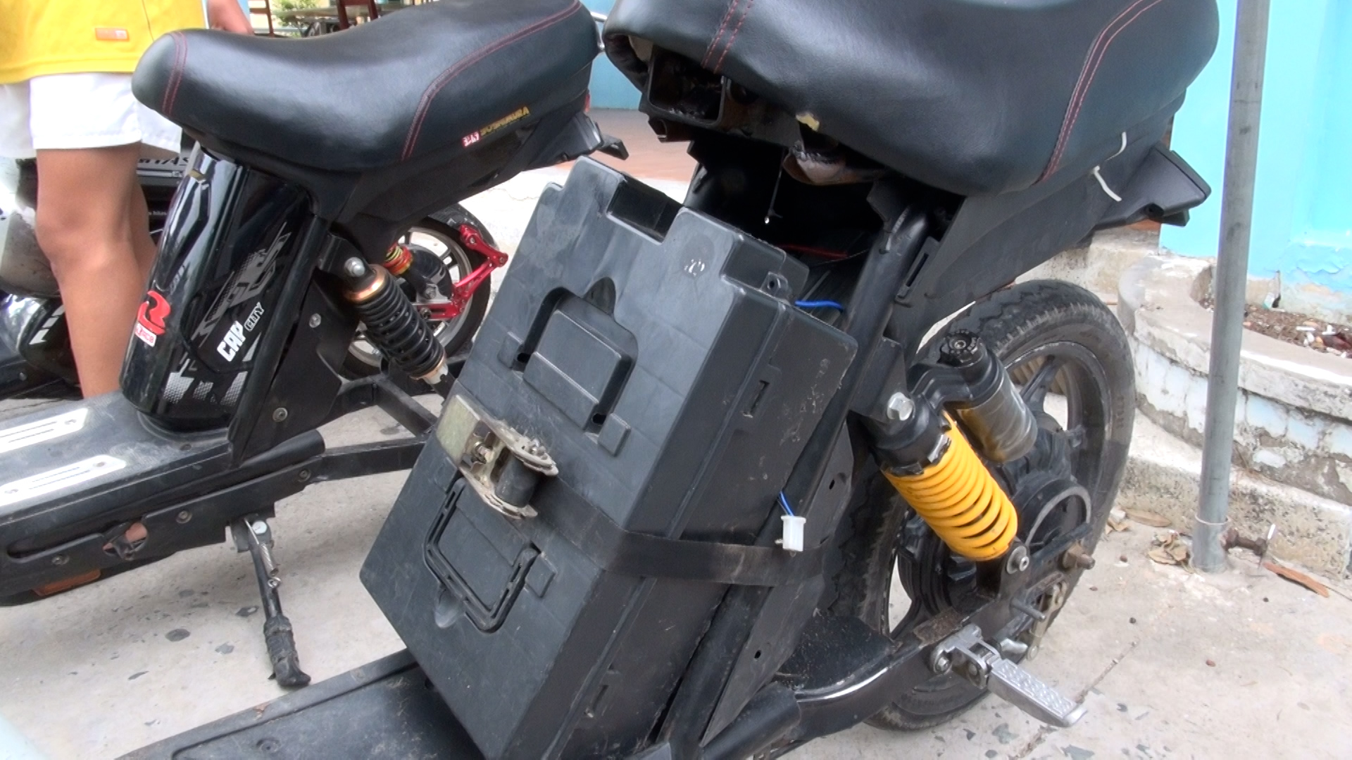 Công an làm việc với 9 phụ huynh có con độ chế xe đạp điện Công an làm việc với 9 phụ huynh có con độ chế xe đạp điện