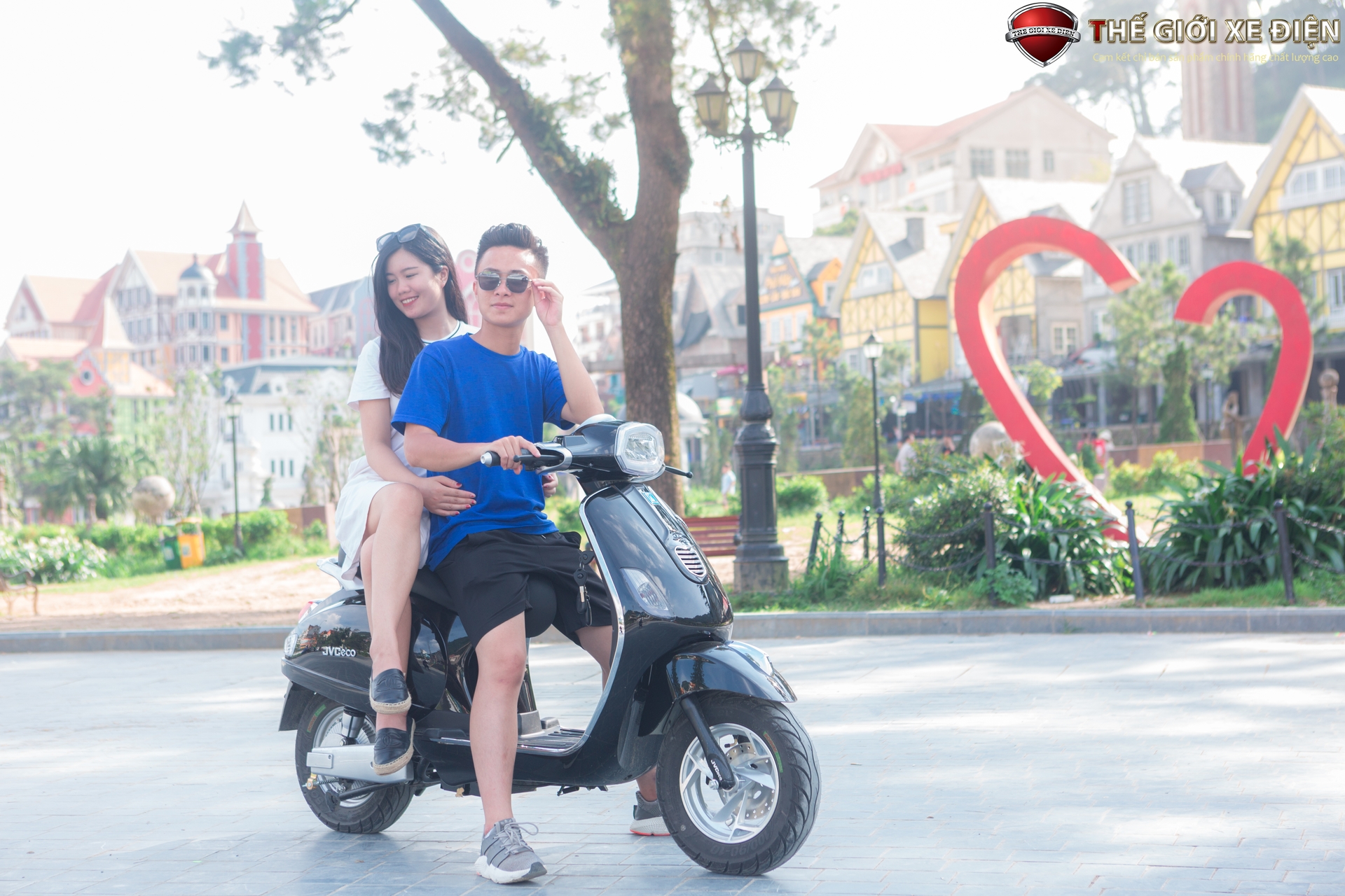 Xe điện JVC Vespa đèn vuông Xe điện JVC Vespa đèn vuông
